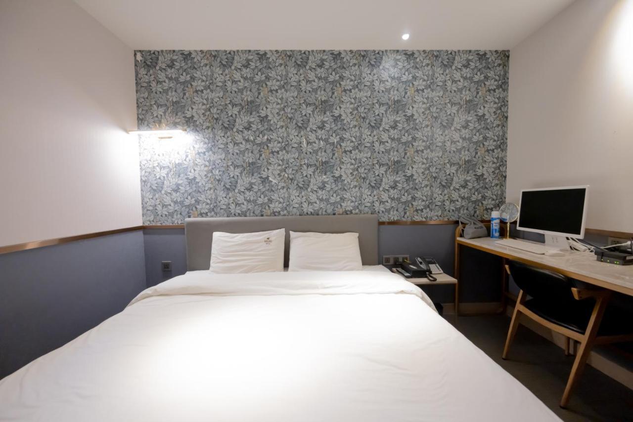 Hound Hotel Seomyeon-Beomcheon Busan Exterior foto