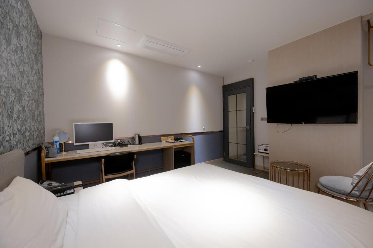 Hound Hotel Seomyeon-Beomcheon Busan Exterior foto