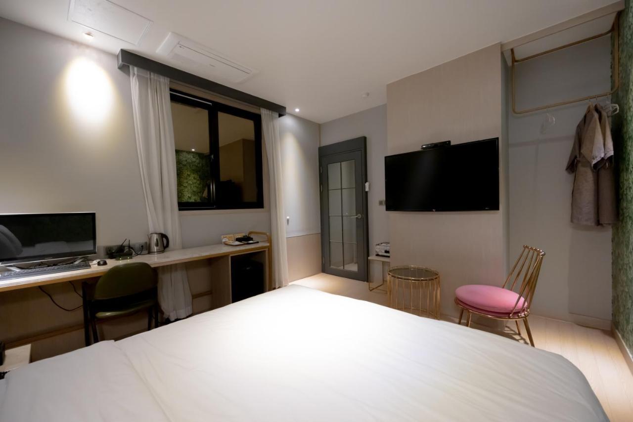Hound Hotel Seomyeon-Beomcheon Busan Exterior foto