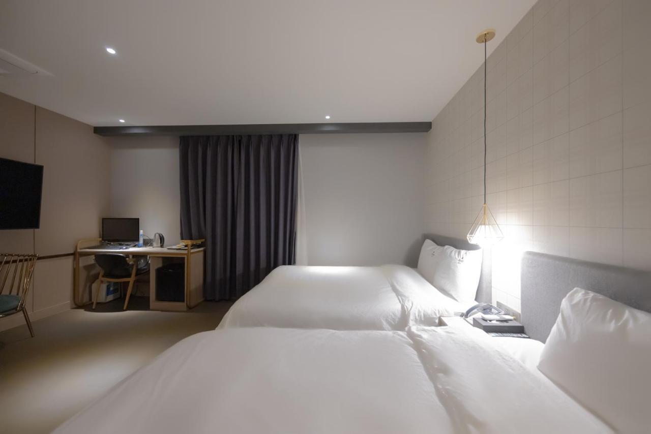 Hound Hotel Seomyeon-Beomcheon Busan Exterior foto
